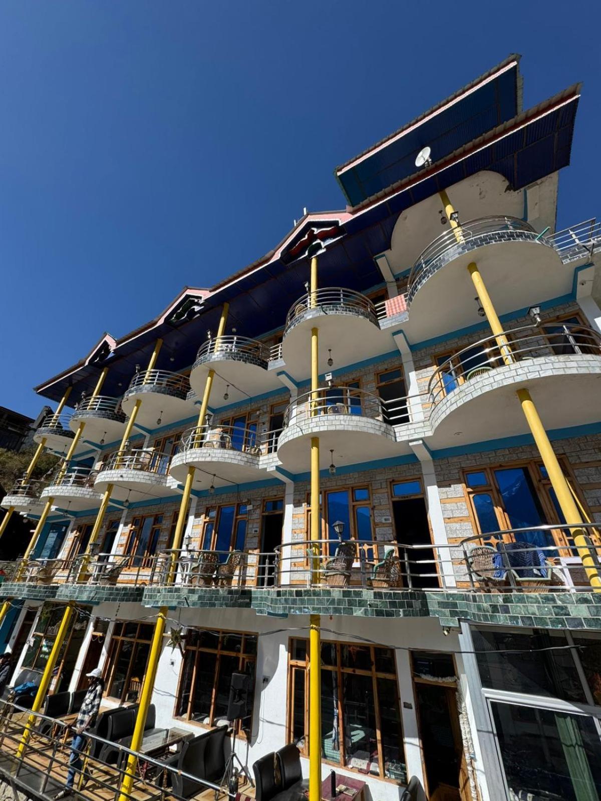 Hotel 19 Tosh Екстериор снимка