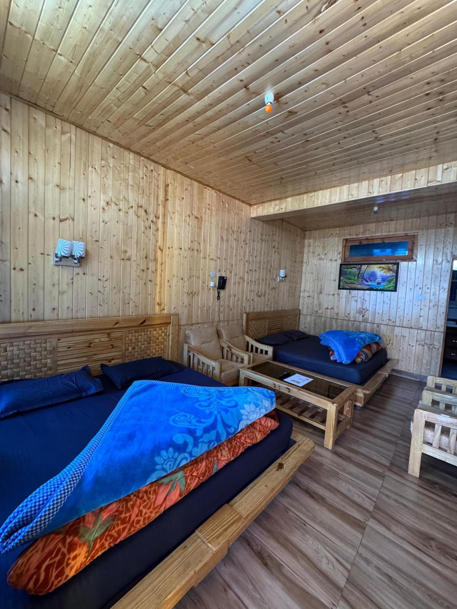 Hotel 19 Tosh Екстериор снимка