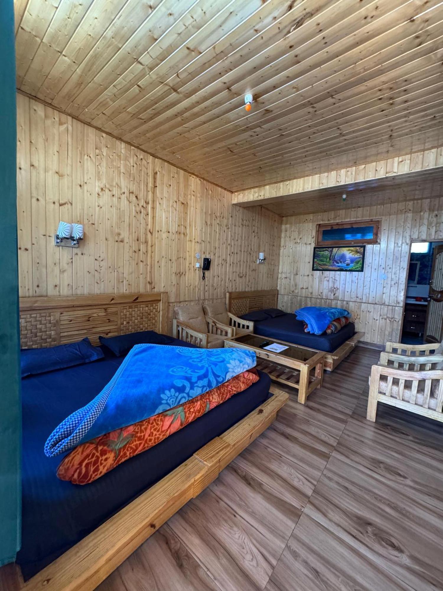 Hotel 19 Tosh Екстериор снимка
