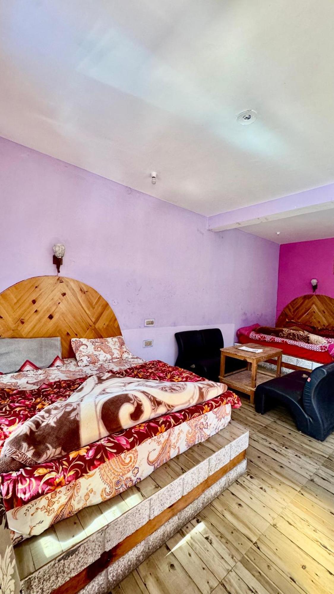 Hotel 19 Tosh Екстериор снимка