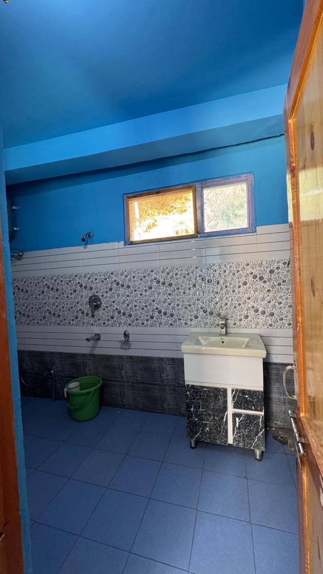 Hotel 19 Tosh Екстериор снимка