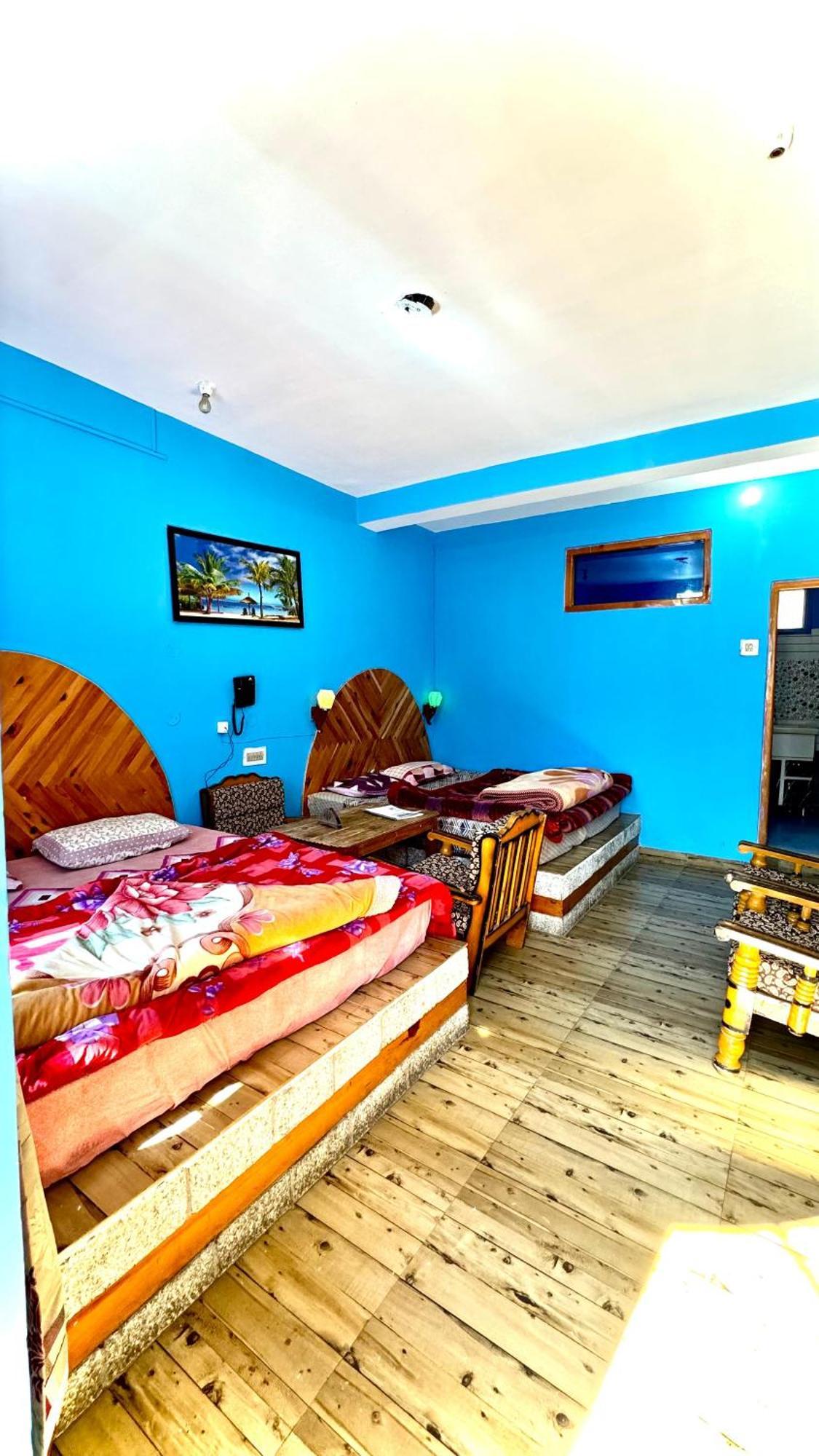 Hotel 19 Tosh Екстериор снимка