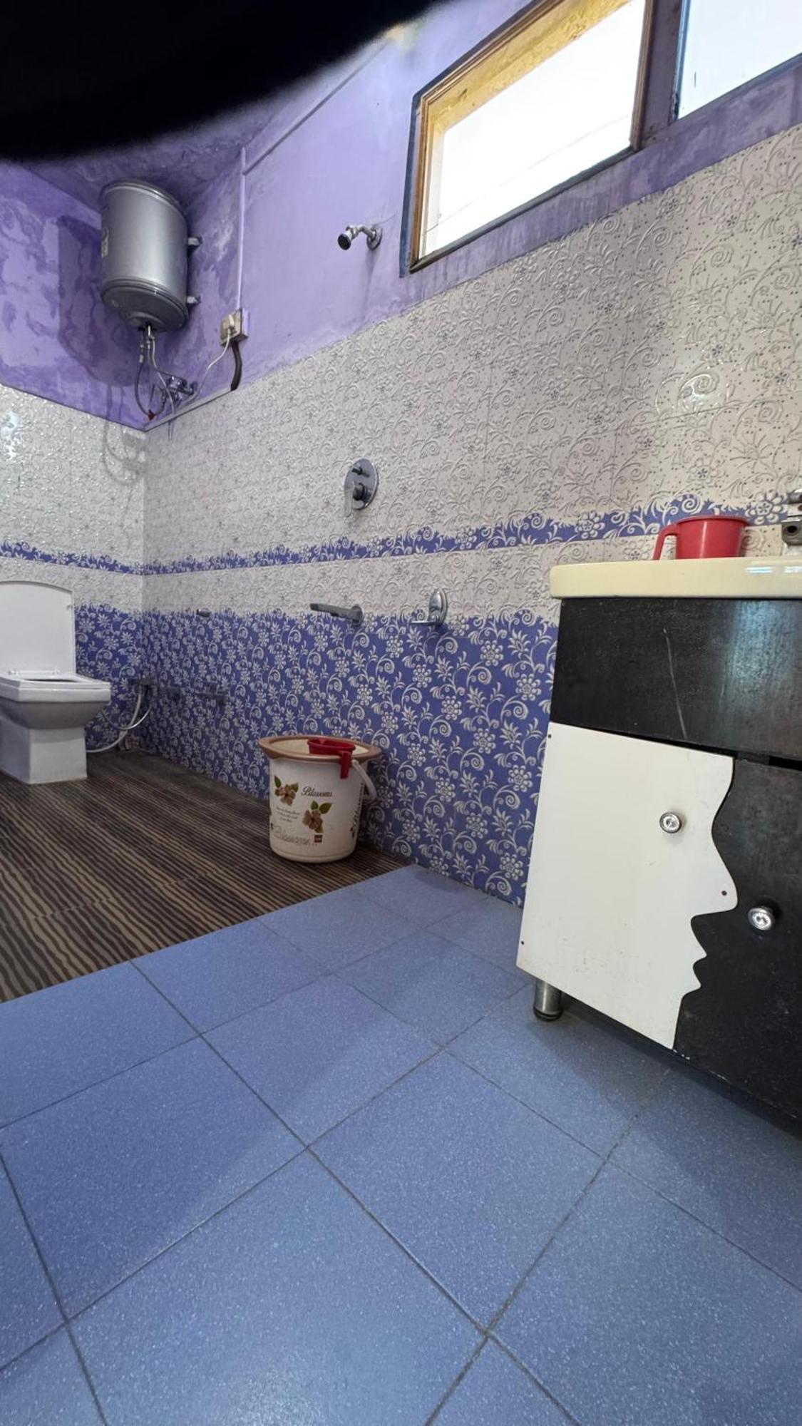 Hotel 19 Tosh Екстериор снимка