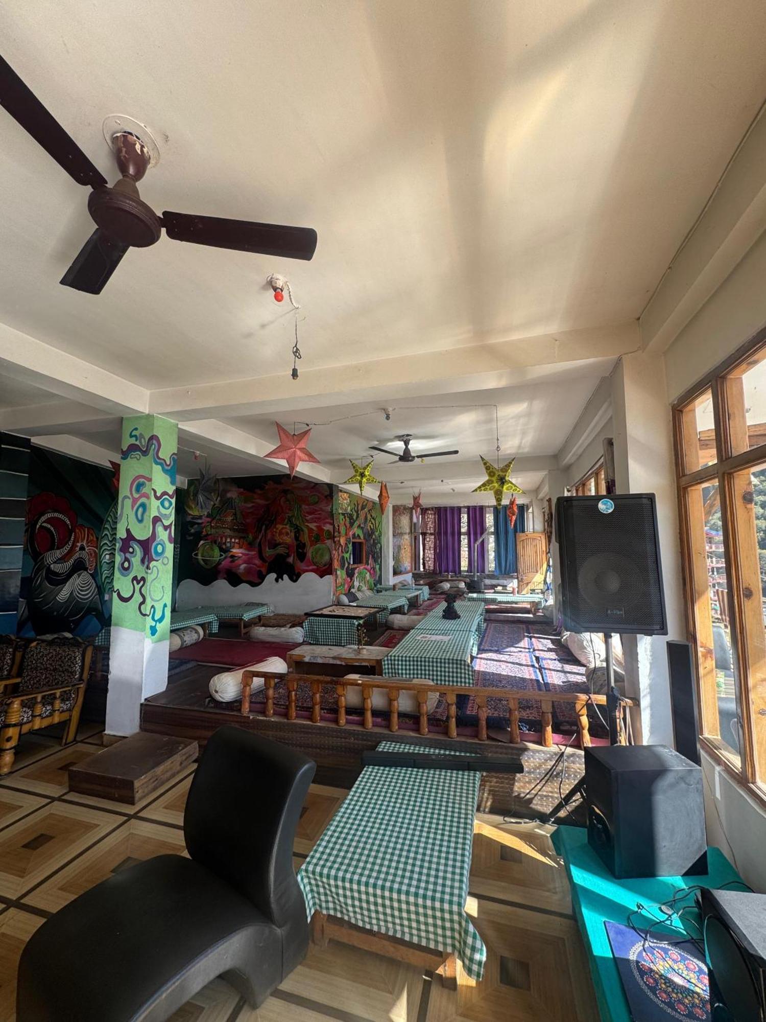 Hotel 19 Tosh Екстериор снимка