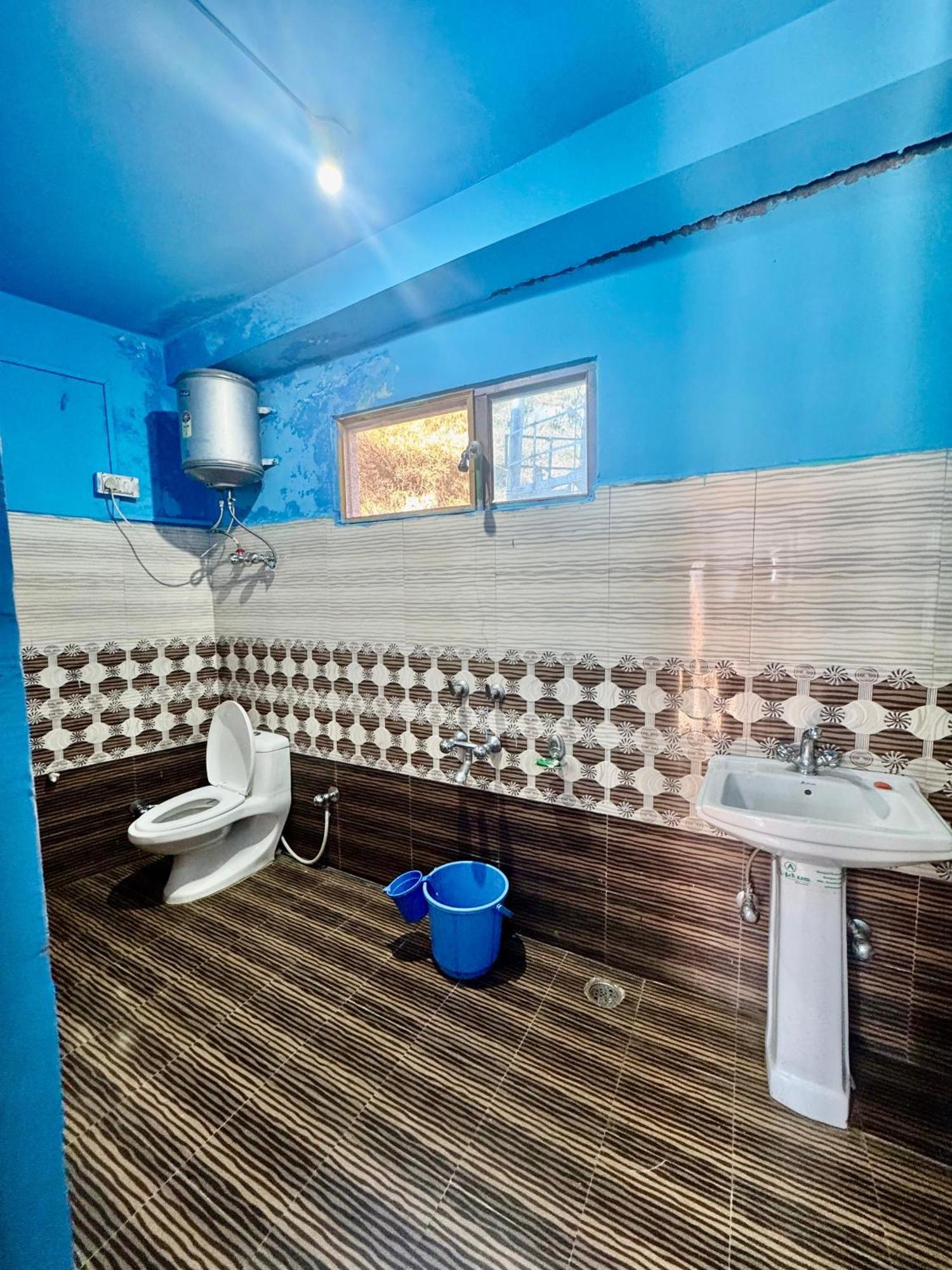 Hotel 19 Tosh Екстериор снимка