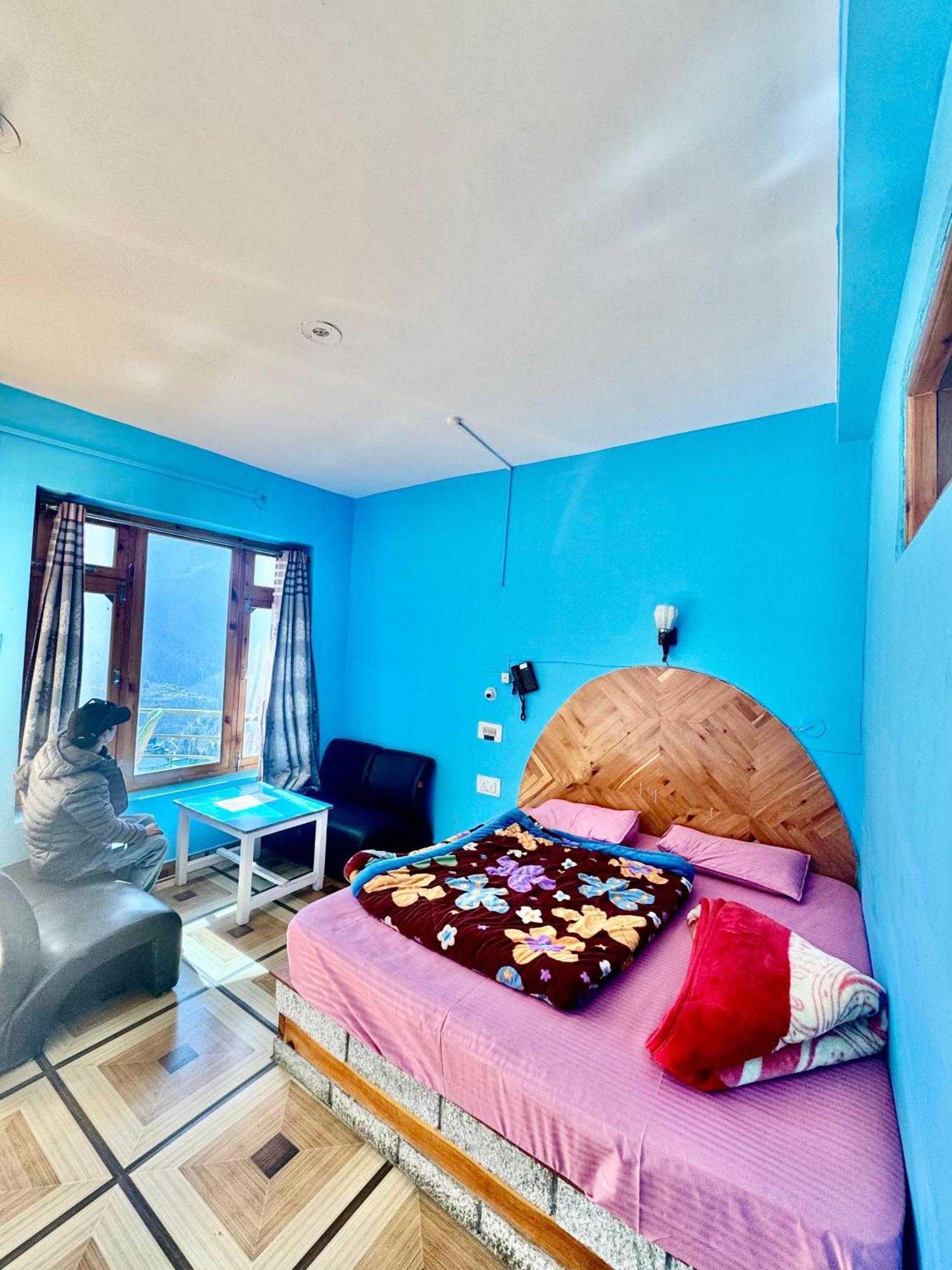 Hotel 19 Tosh Екстериор снимка
