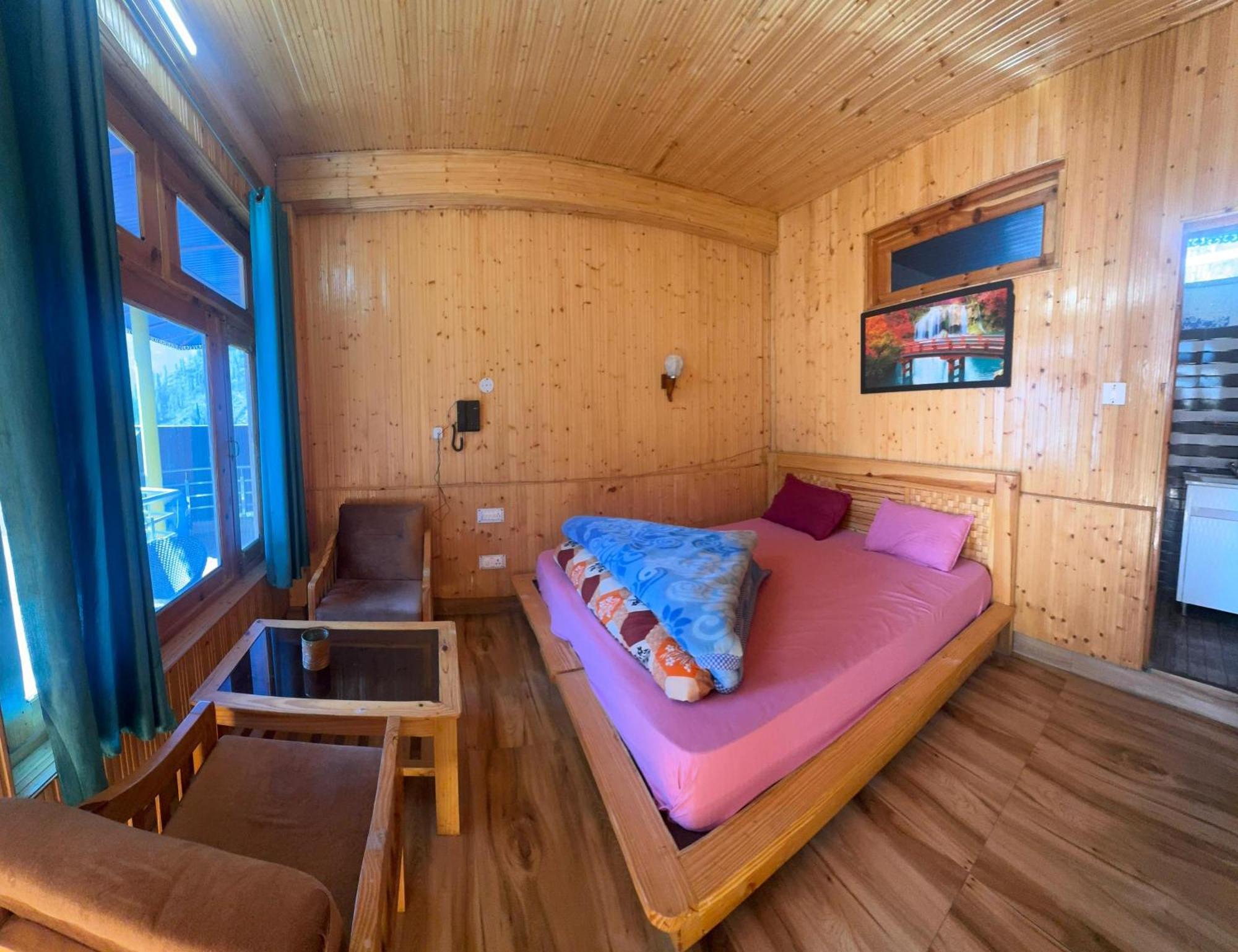 Hotel 19 Tosh Екстериор снимка