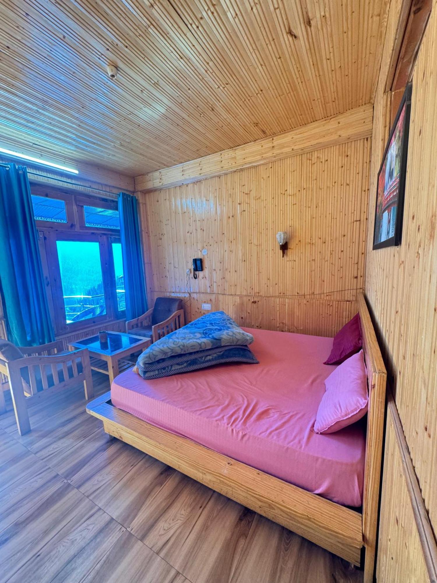 Hotel 19 Tosh Екстериор снимка