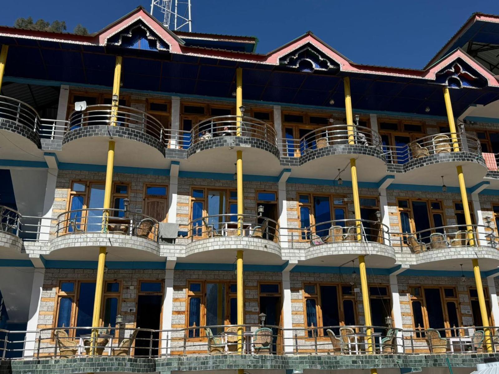 Hotel 19 Tosh Екстериор снимка